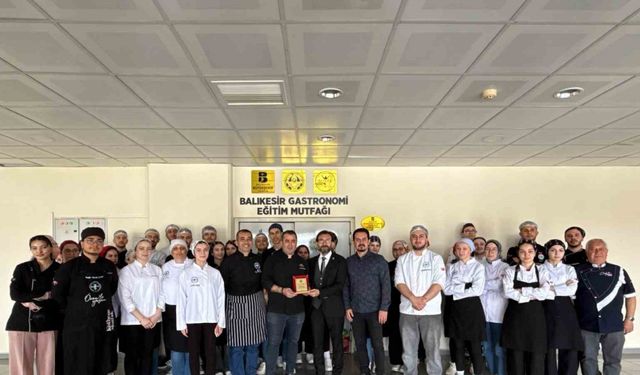 Sokak lezzetlerinden kokorecin sırlarını anlattı