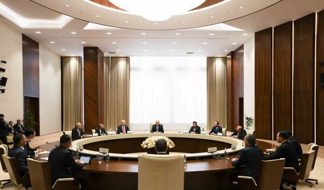 TBMM Başkanı Kurtulmuş, Kırgızistan Cumhurbaşkanı Caparov ile görüştü