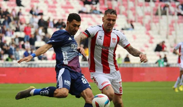 Trendyol Süper Lig: Sivasspor: 0 - Antalyaspor:0 (İlk yarı)