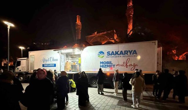 Üsküdar Belediyesi, Sakarya Büyükşehir Belediyesi’nin yardım tırını kaldırttı