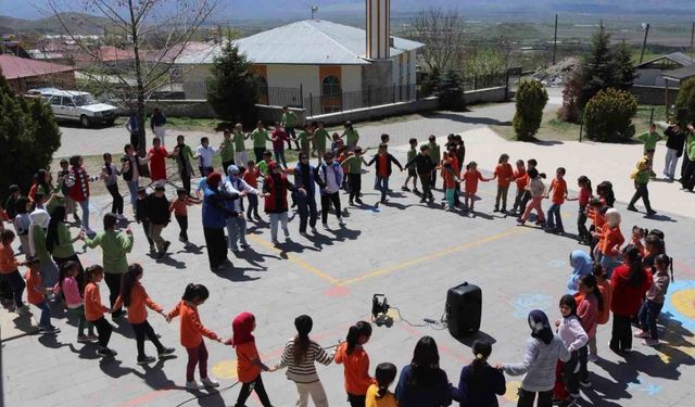 Üzümlü Gençlik Merkezi’nden bahar coşkusu