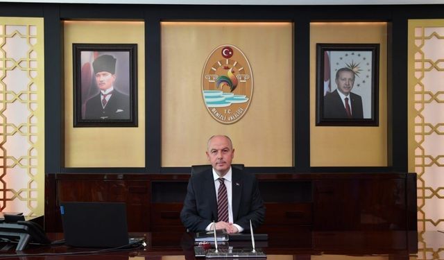 Vali Coşkun: "Emekçilerimizin fedakârlıkları saygıdeğer ve vazgeçilmez bir yere sahiptir"