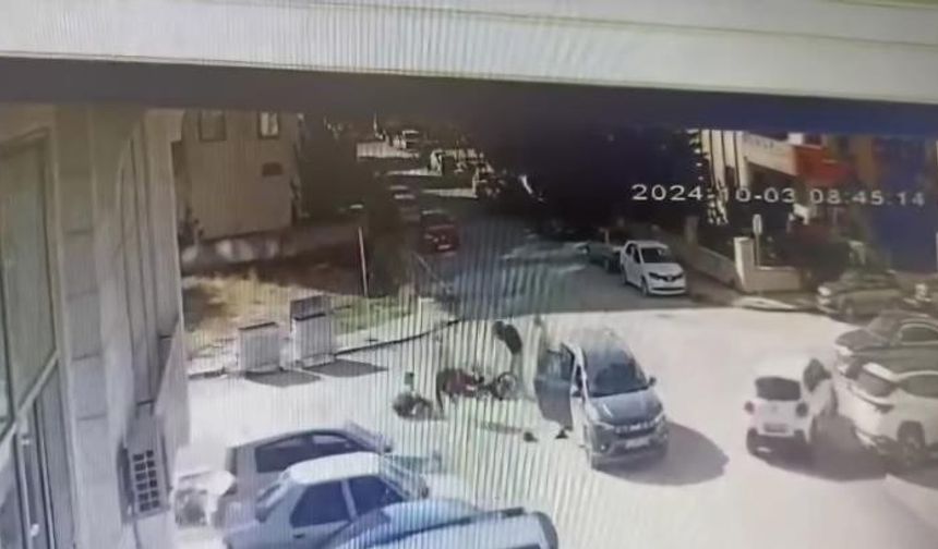 Elazığ’da motosiklet ile otomobilin çarpışma anı kamerada