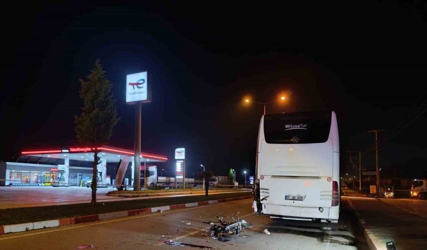 Çan’da motosiklet otobüse arkadan çarptı: 1 kişi öldü, 1 kişi ağır yaralandı