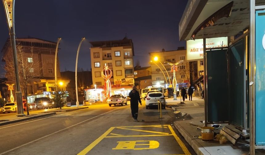 Hakkari Belediyesi’nden toplu taşıma duraklarına düzenleme