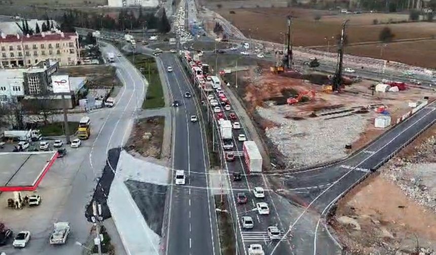 Kötekli Kavşağı’ndaki çalışmalar nedeniyle ulaşım servis yollarına yönlendirilecek