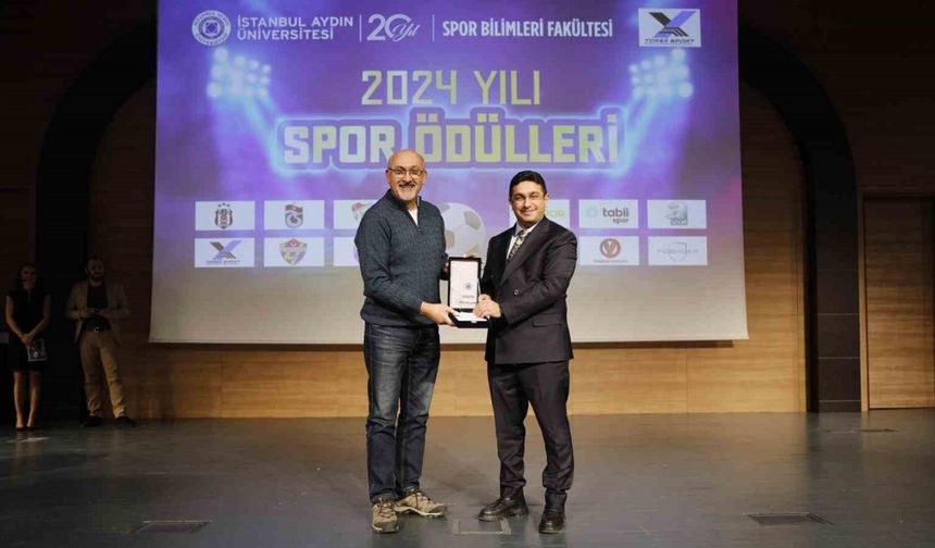 Müdür Taşdemir, yılın spor müdürü seçildi