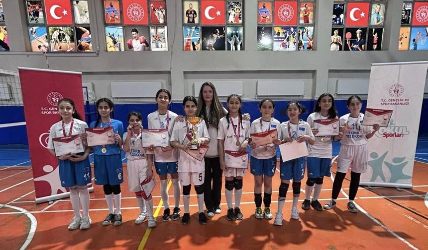 Muş’ta okul sporları voleybol il birinciliği müsabakaları tamamlandı