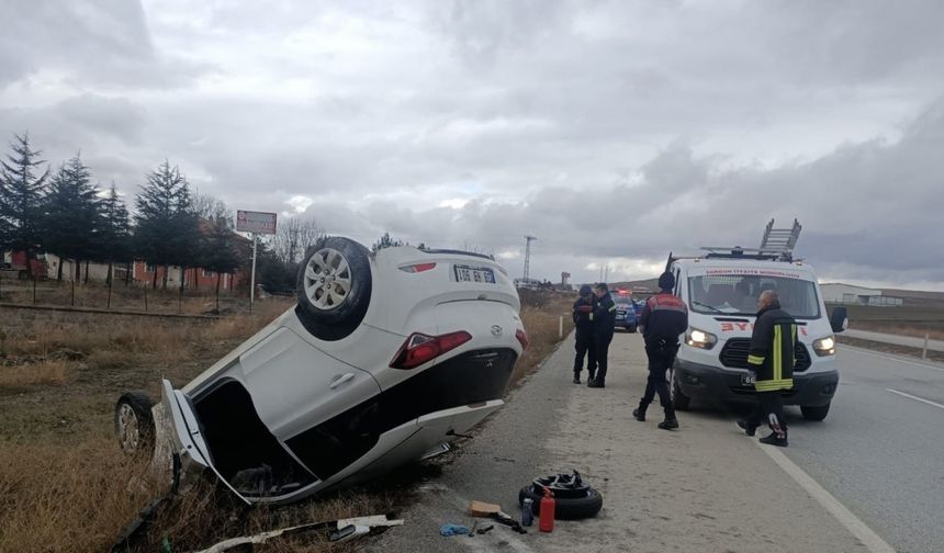 Yozgat’ta Hyundai marka araç ters döndü: 2 yaralı