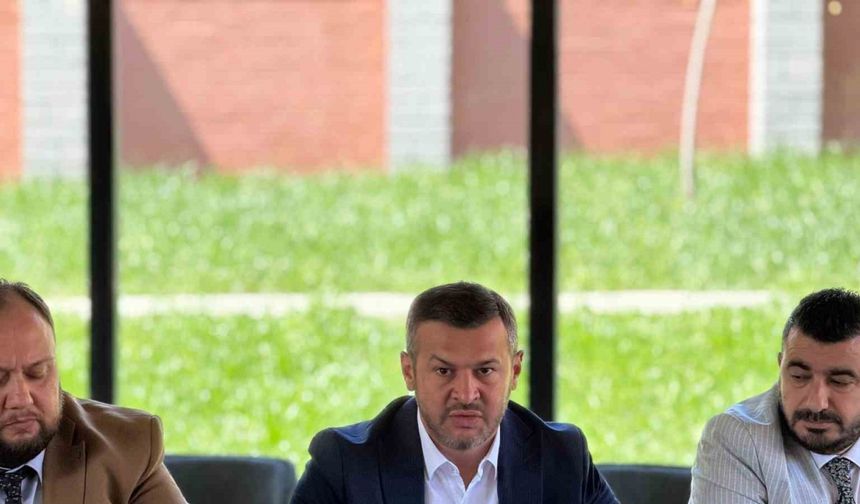 Başkan Çetinkaya: "Bir yandan borçları çeviriyorum bir yandan da yeni hizmetler üretiyorum"