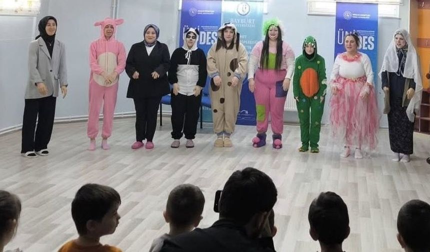 Bayburt’ta anaokulu öğrencilerine kitap sevgisi aşılandı