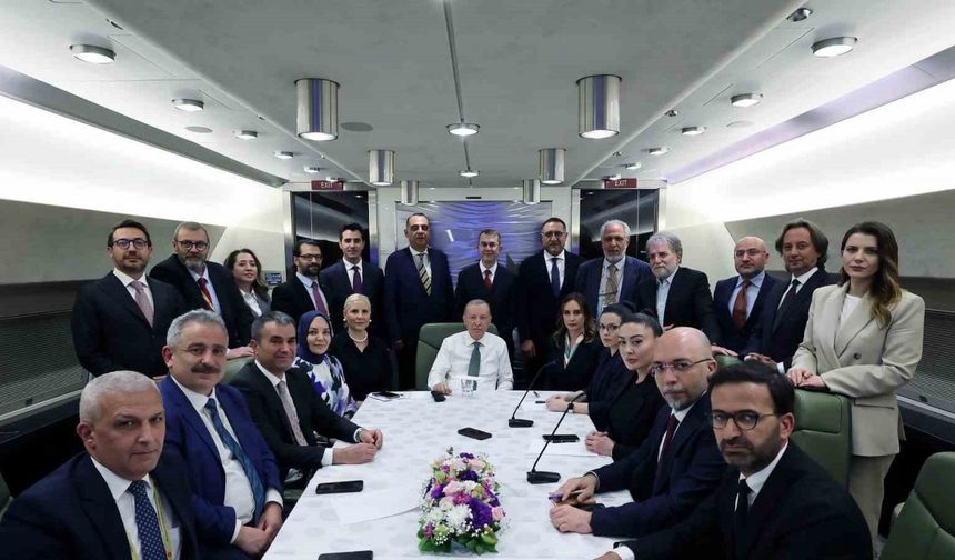 Cumhurbaşkanı Erdoğan: "İstanbul’da bir tek riskli yapı bırakmayıncaya kadar çalışacağız. Deprem gerçeğini akıllardan çıkartmayacak ve kentsel dönüşüm bilincini artıracağız. Biz İstanbul’u onların eline ve insafına terk edemeyiz."