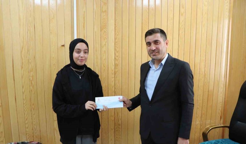 Elazığ’da dereceye giren öğrencilere ödül