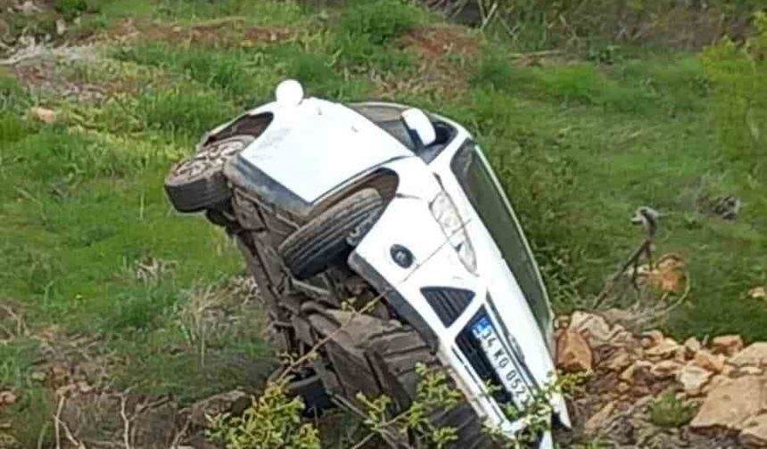 Elazığ’da otomobil yan yattı: 1 yaralı