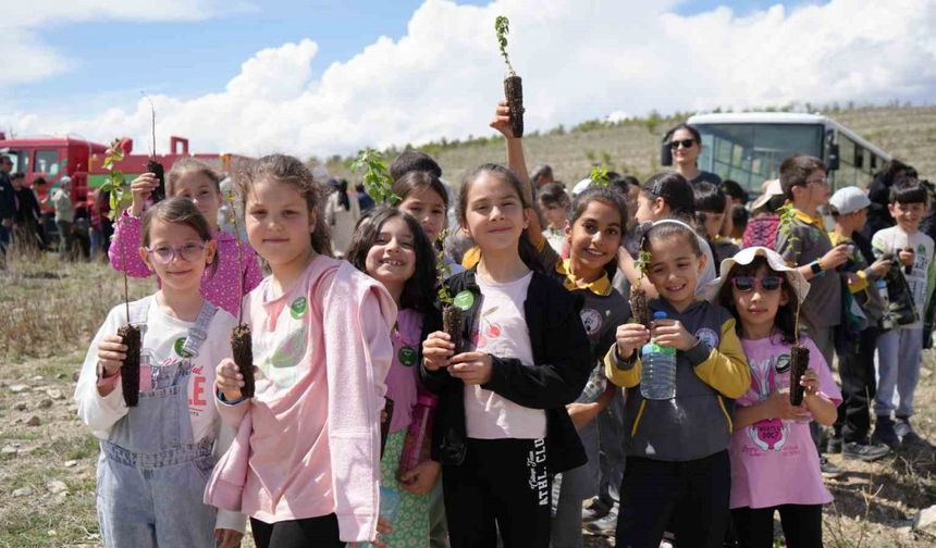 Erzincan’da  fidan dikme şenliği düzenlendi