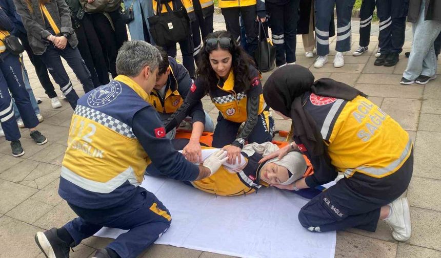 Geleceğin sağlıkçılarına UMKE tanıtıldı