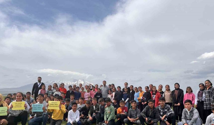 Göldüzü Köyü Ortaokulundan Arin Gölü’nde örnek temizlik etkinliği