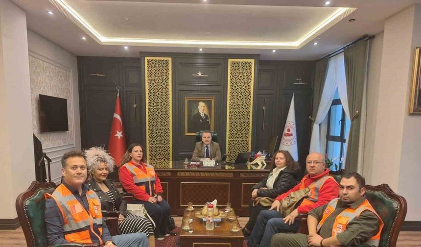 İdaSar Arama Kurtarma Derneği’nden Edremit Kaymakamı Odabaş’a ziyaret