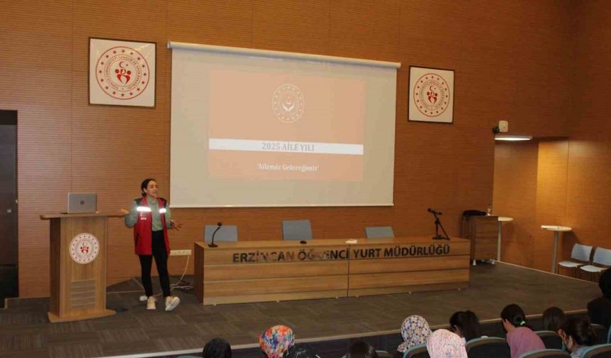 Üniversitelilere "Aile Yılı Semineri" düzenlendi