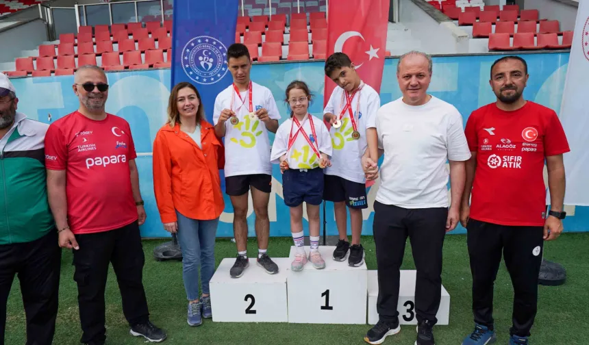 DOSD Meram Spor Kulübüne madalya yağmuru