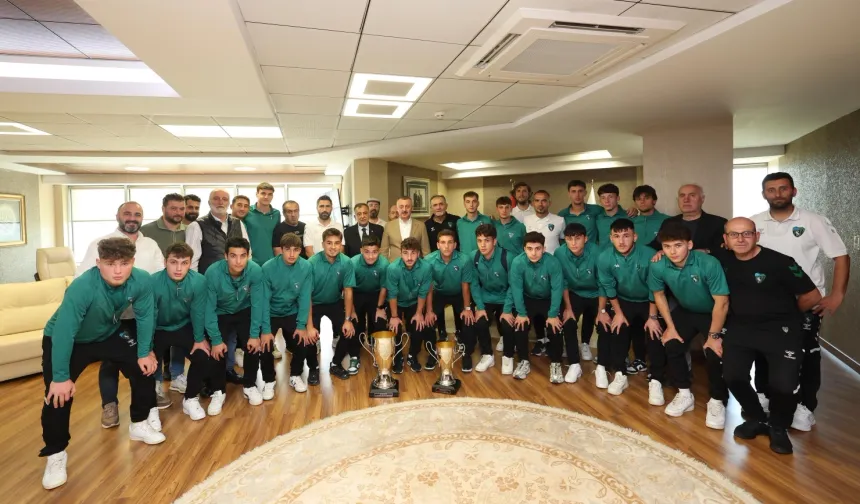 Kocaelispor’un şampiyon gençleri Büyükakın’a geldi